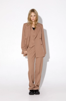 Костюм-тройка PiRS 4928 бежевый 