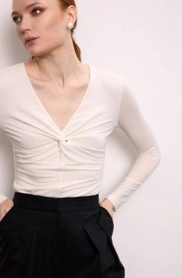 Джемпер DEVITA 8005 молочный 