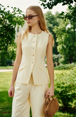 Жилет THE VERY 2428  сливочное масло