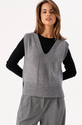 Жилет RomGil РВ0273-ШЕ5 серый  Жилет RomGil РВ0273-ШЕ5 серый