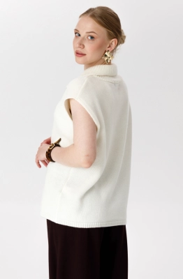 Жилет RomGil РВ0313-ШЕ5 молочный  Жилет RomGil РВ0313-ШЕ5 молочный