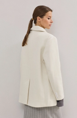 Пальто DAVA 7005 молочный  Пальто DAVA 7005 молочный